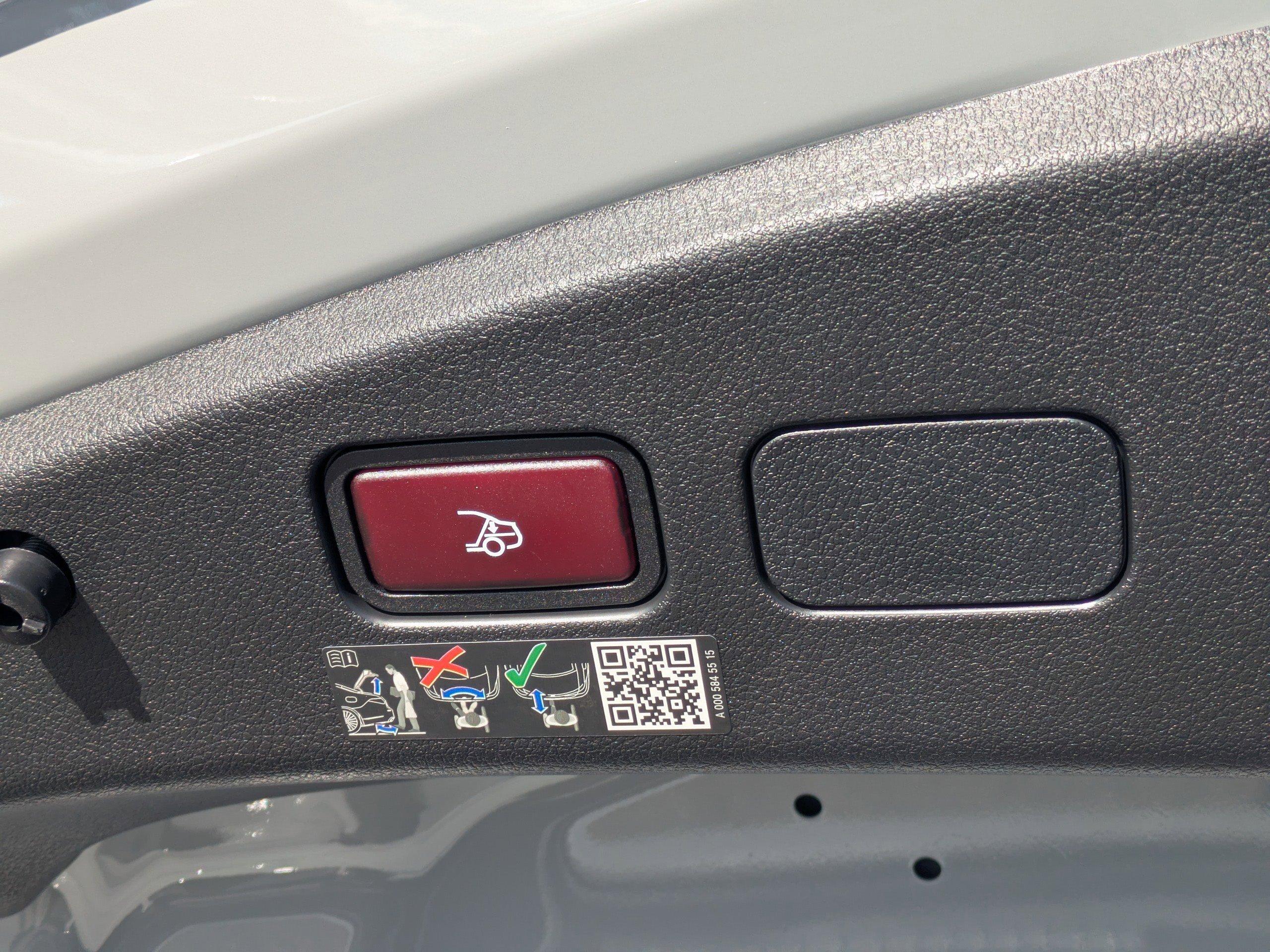 Mercedes-Benz Cle Convertible 300 With Navigation & Awd - Thumbnail 14