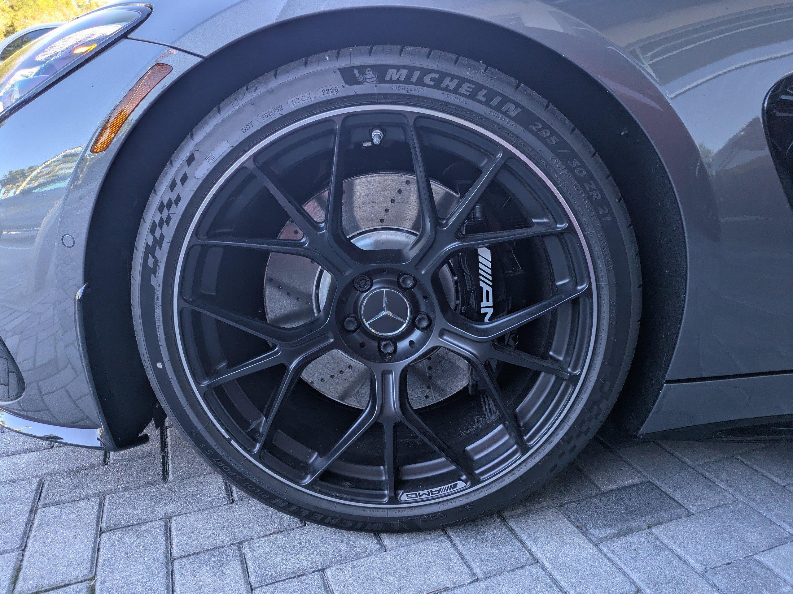 Mercedes-Benz Amg® Gt Coupe 63 Coupe With Navigation & Awd - Thumbnail 4