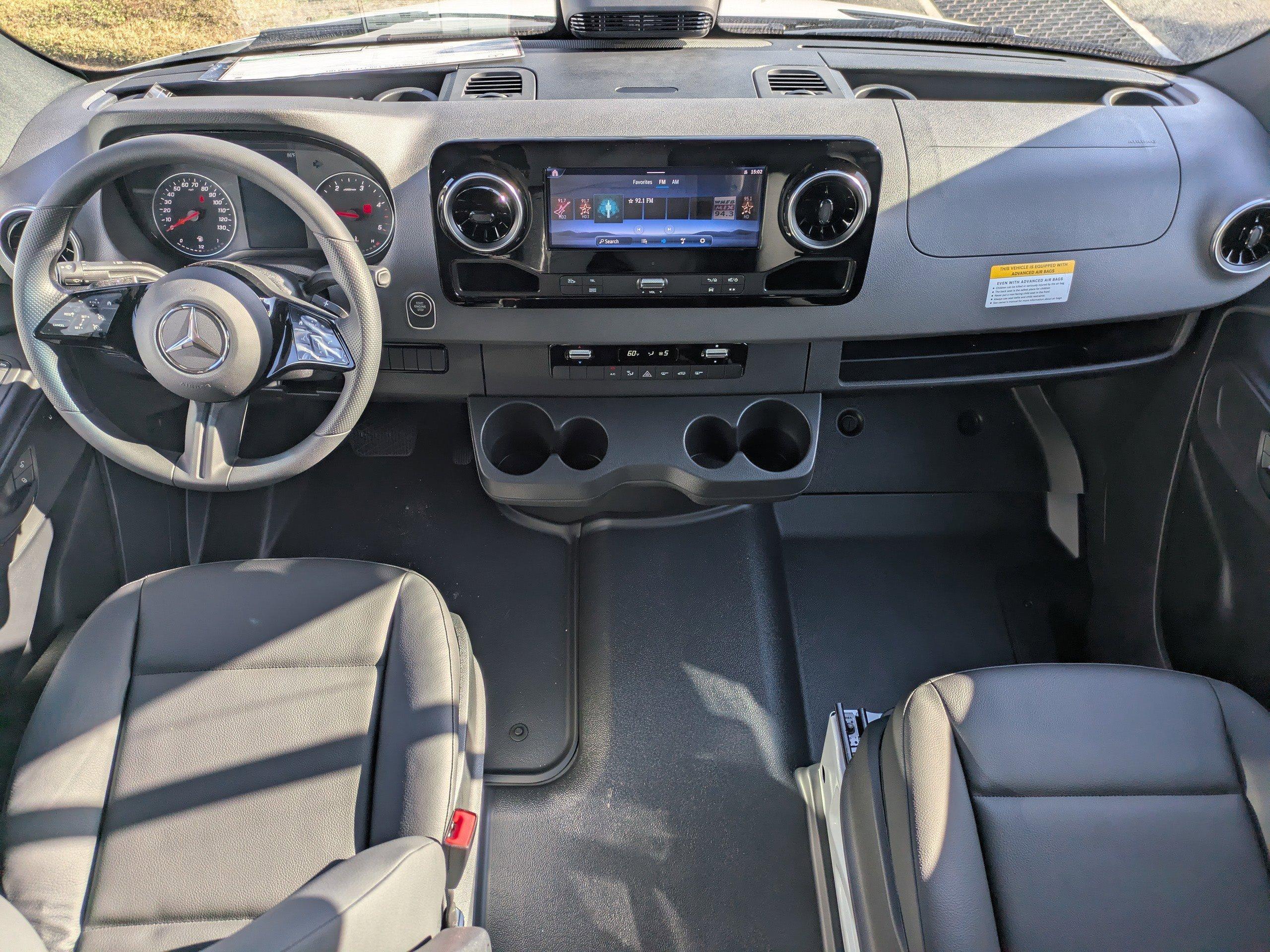 Mercedes-Benz Sprinter Crew Van 144 Wb Rwd Van - Thumbnail 10