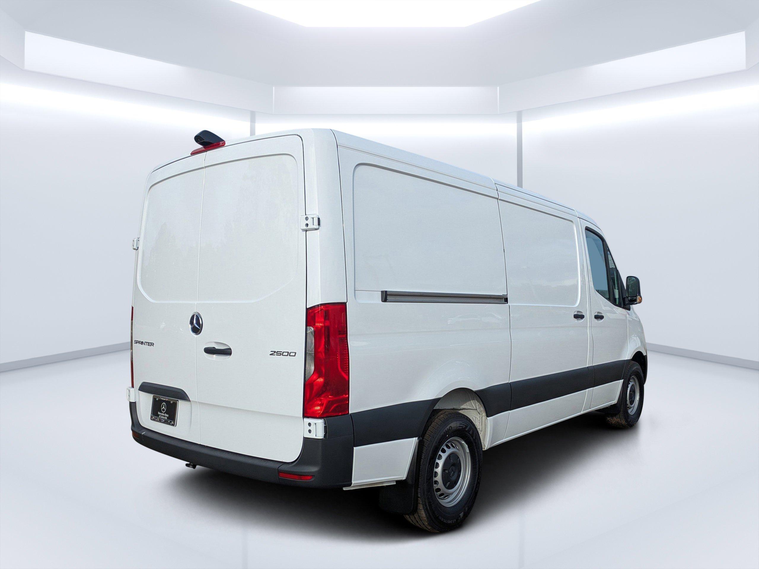 Mercedes-Benz Sprinter Cargo Van 144 Wb Rwd Van - Thumbnail 6