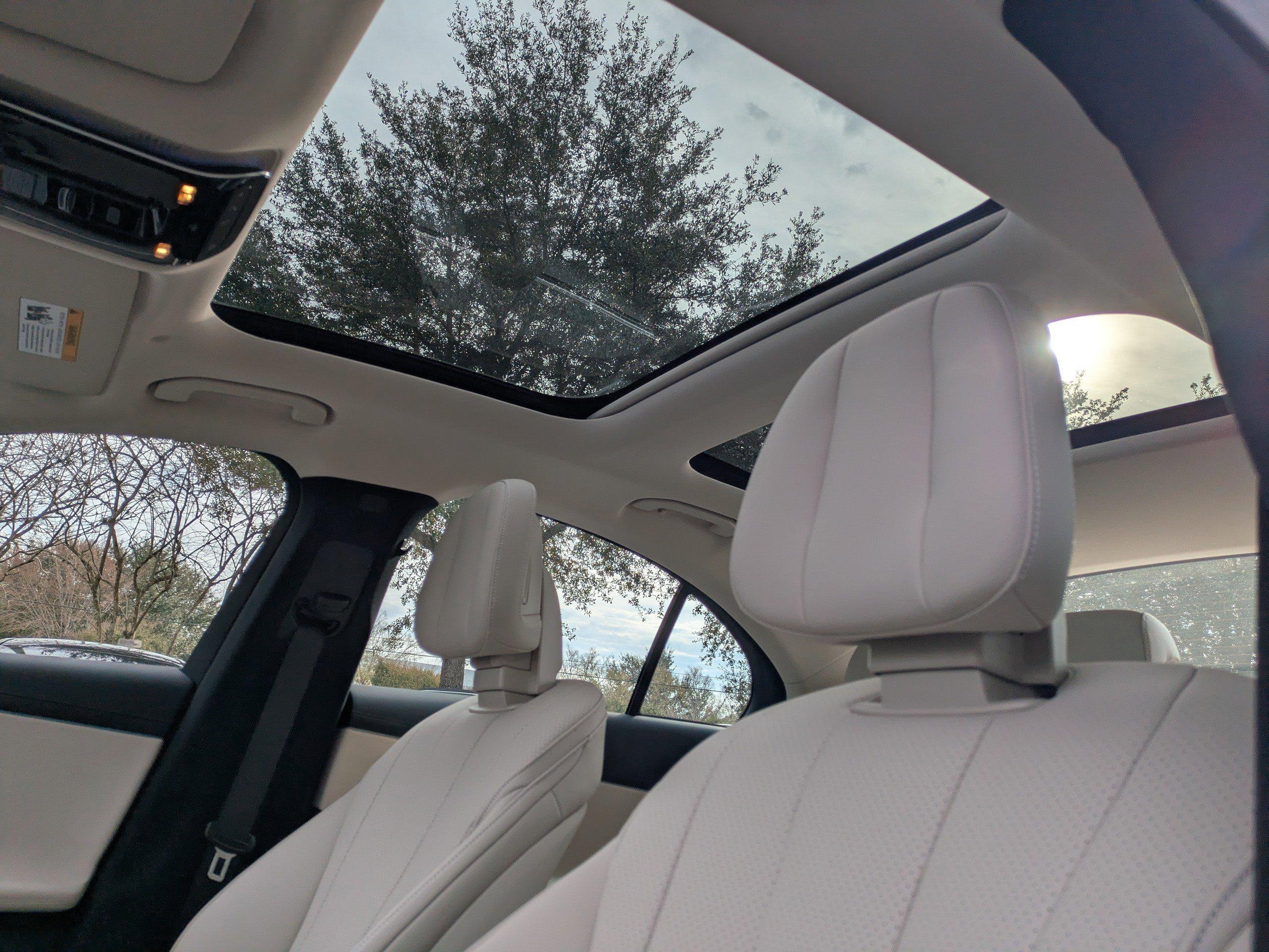 Mercedes-Benz Sedan E 350 With Navigation - Thumbnail 5