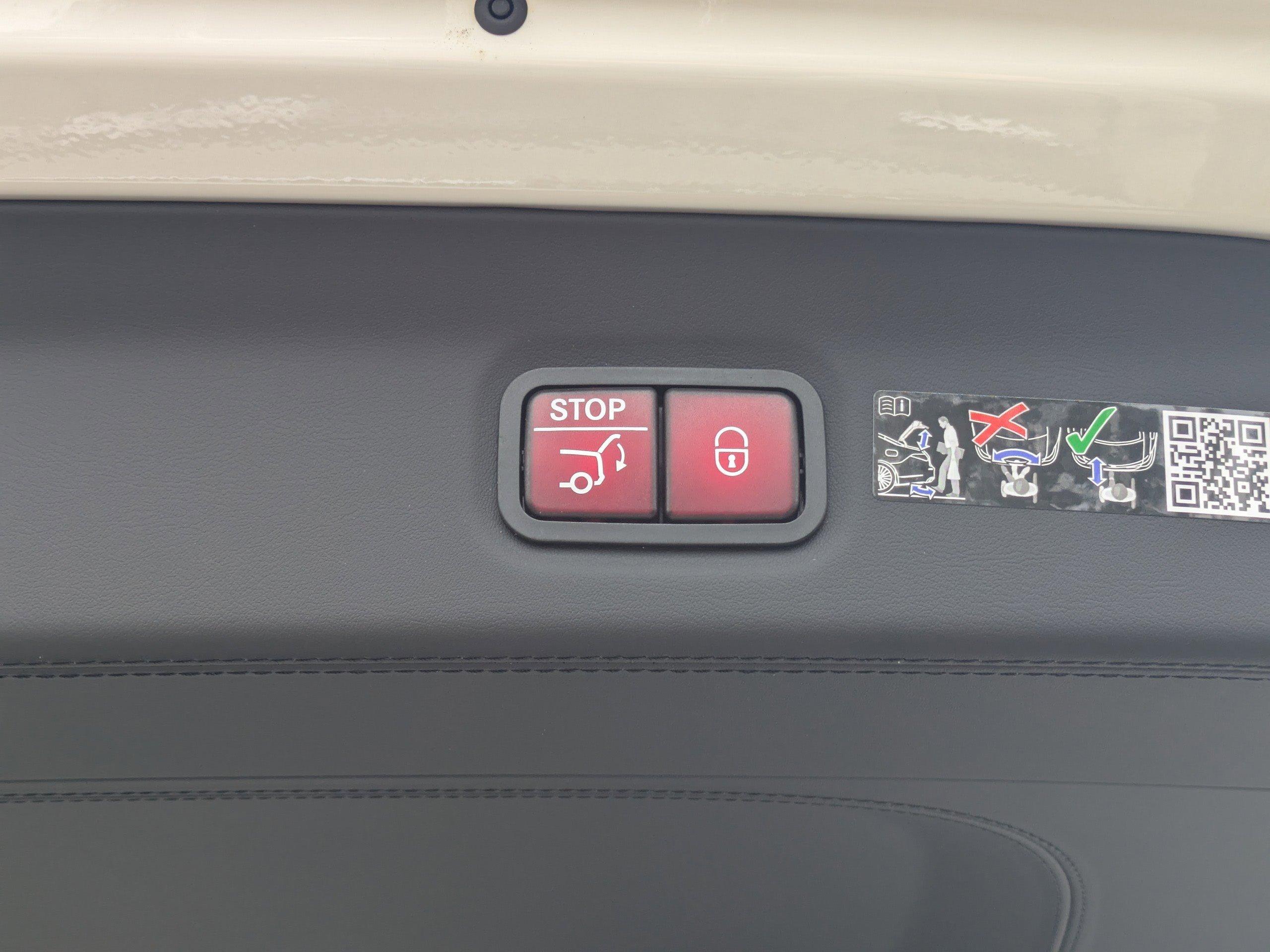 Mercedes-Benz Gls Suv Maybach 600 With Navigation & Awd - Thumbnail 15