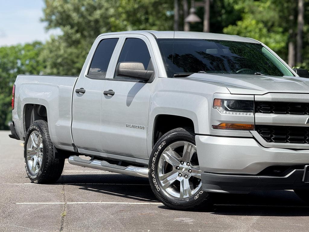 Chevrolet Silverado 1500 V8 - Thumbnail 2