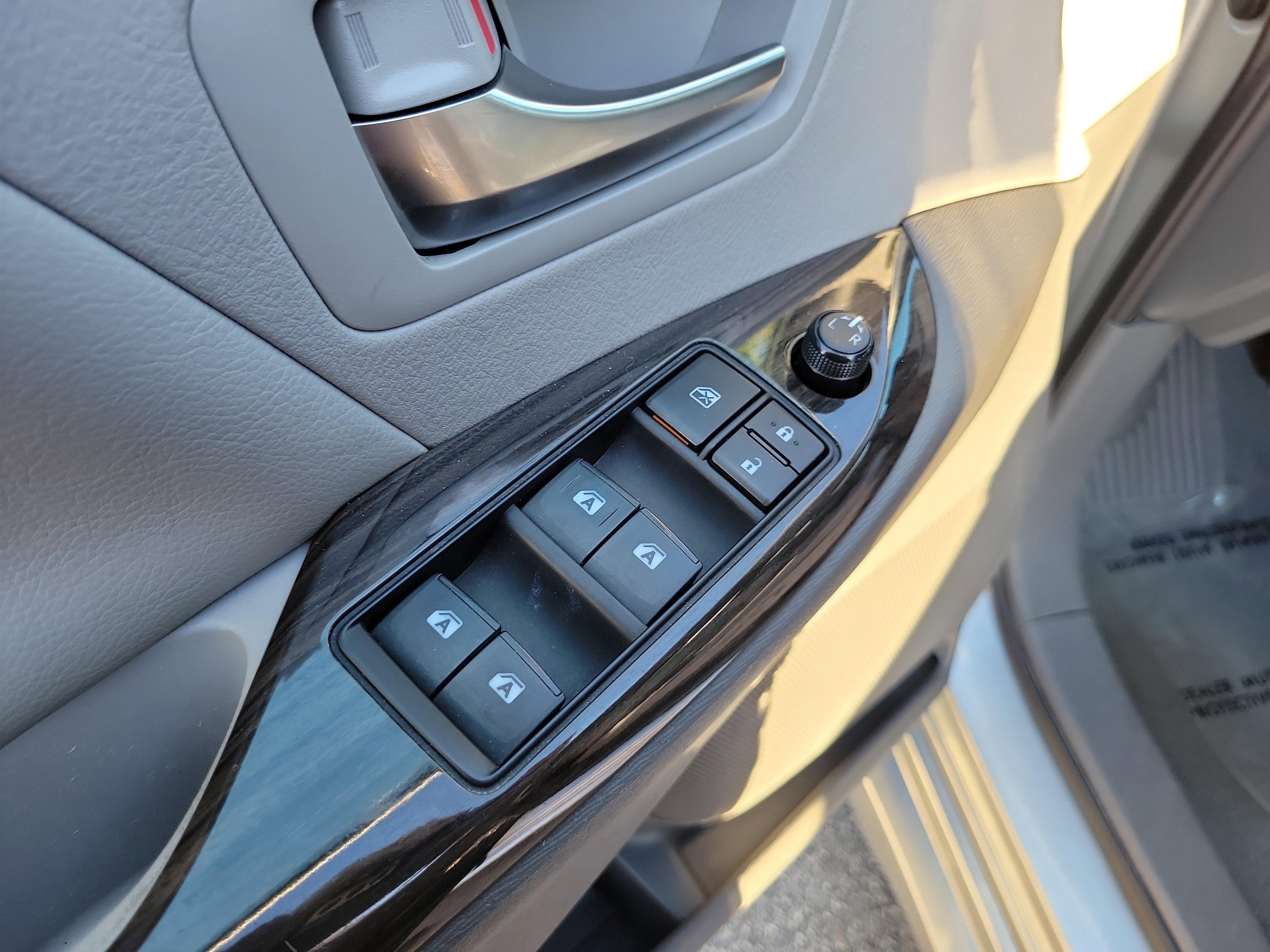 Toyota Sienna Xle Fwd - Thumbnail 13