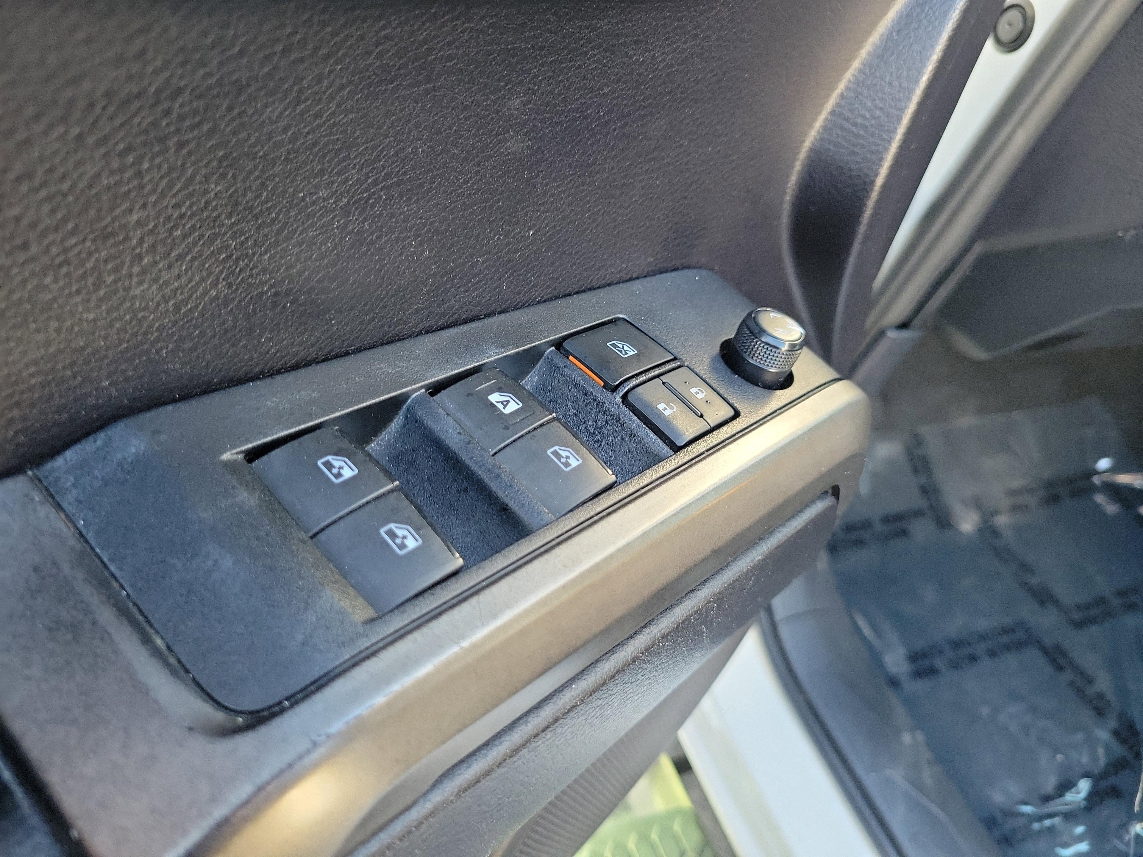 Toyota Tacoma 2Wd Sr5 Rwd Crew Cab - Thumbnail 14