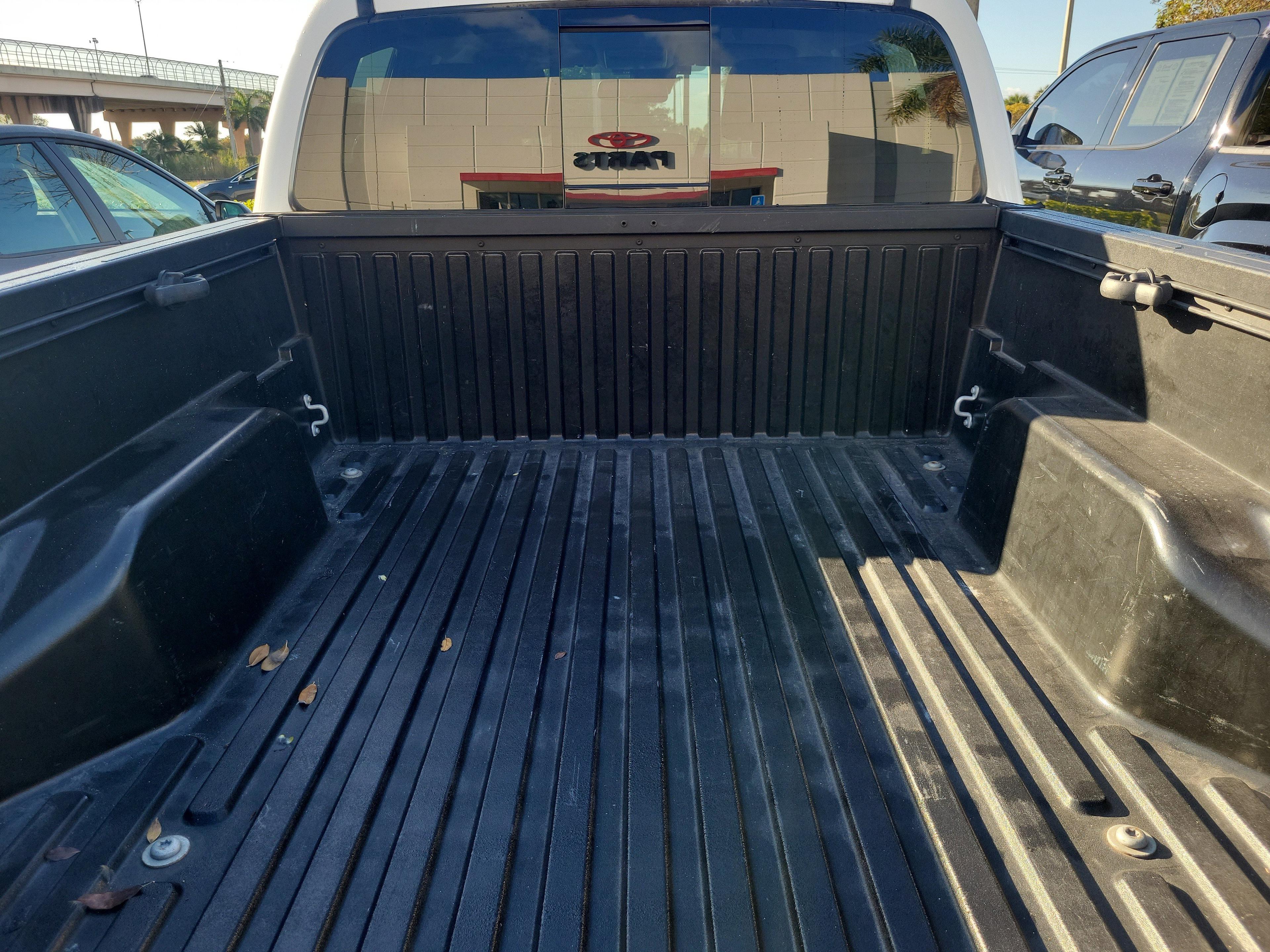 Toyota Tacoma 2Wd Sr5 Rwd Crew Cab - Thumbnail 8