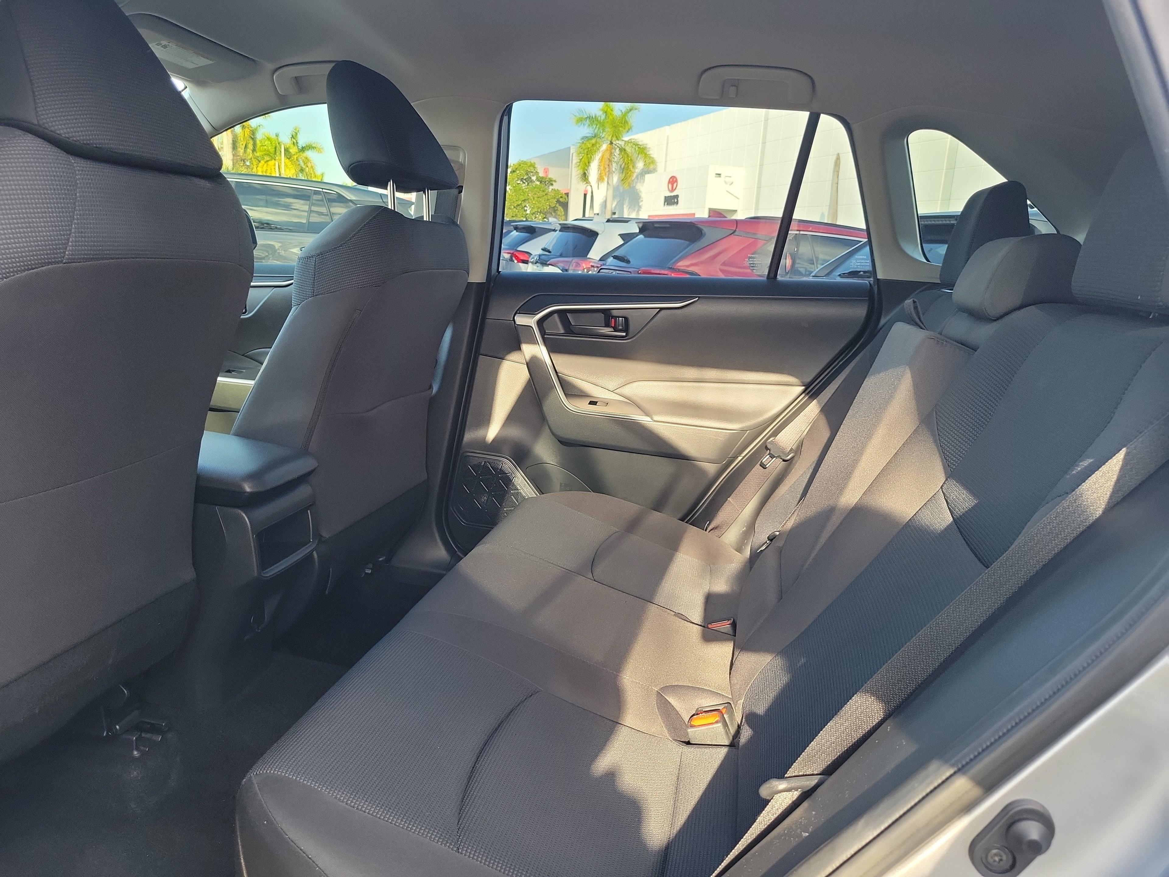 Toyota Rav4 Le Fwd - Thumbnail 10