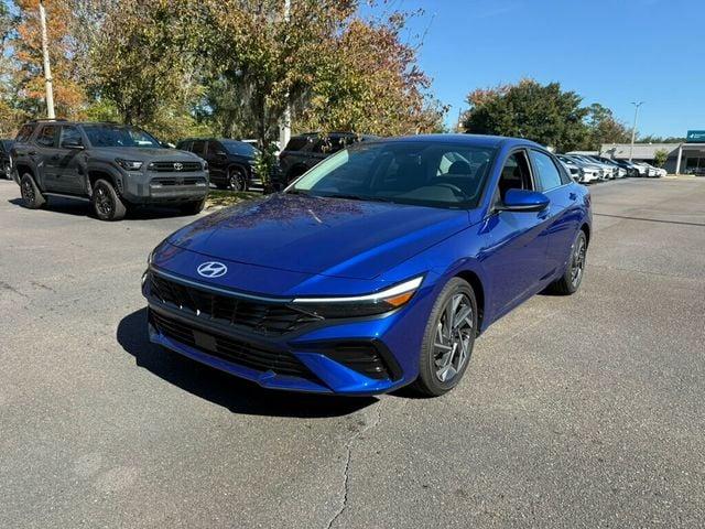 Hyundai Elantra SEL Convenience IVT - View 1