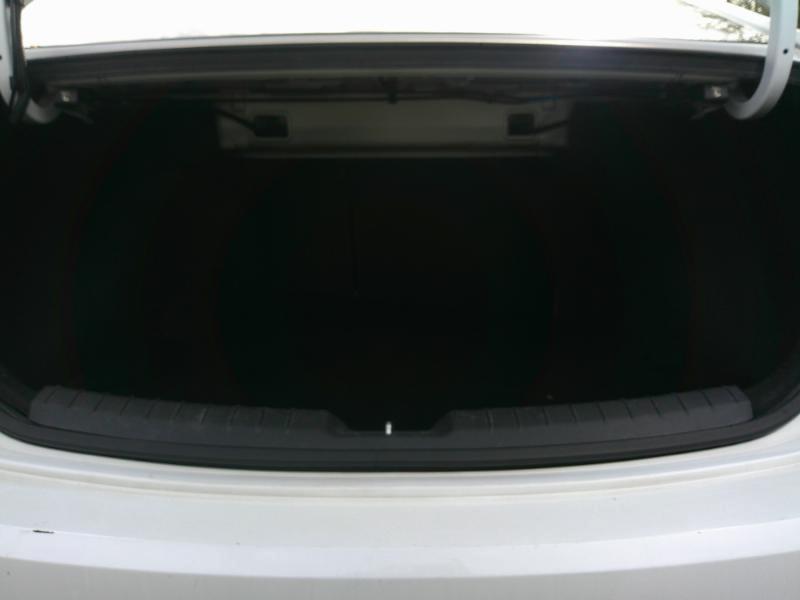 Hyundai Elantrase 4D Sedan - Thumbnail 9