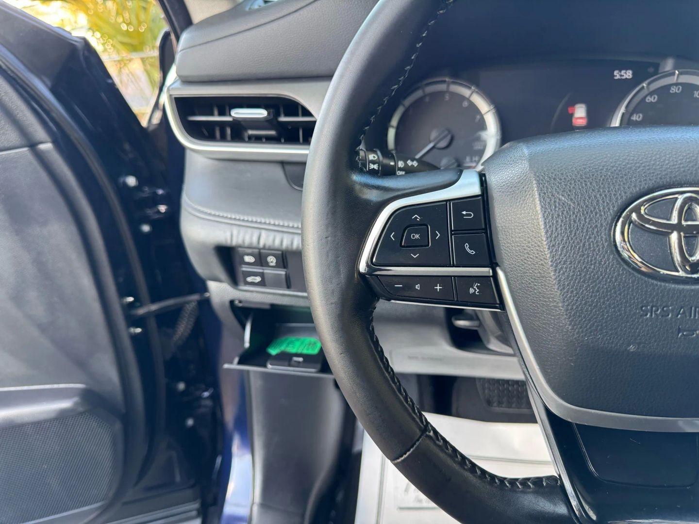 Toyota Highlander Le Sport Utility 4D - Thumbnail 19