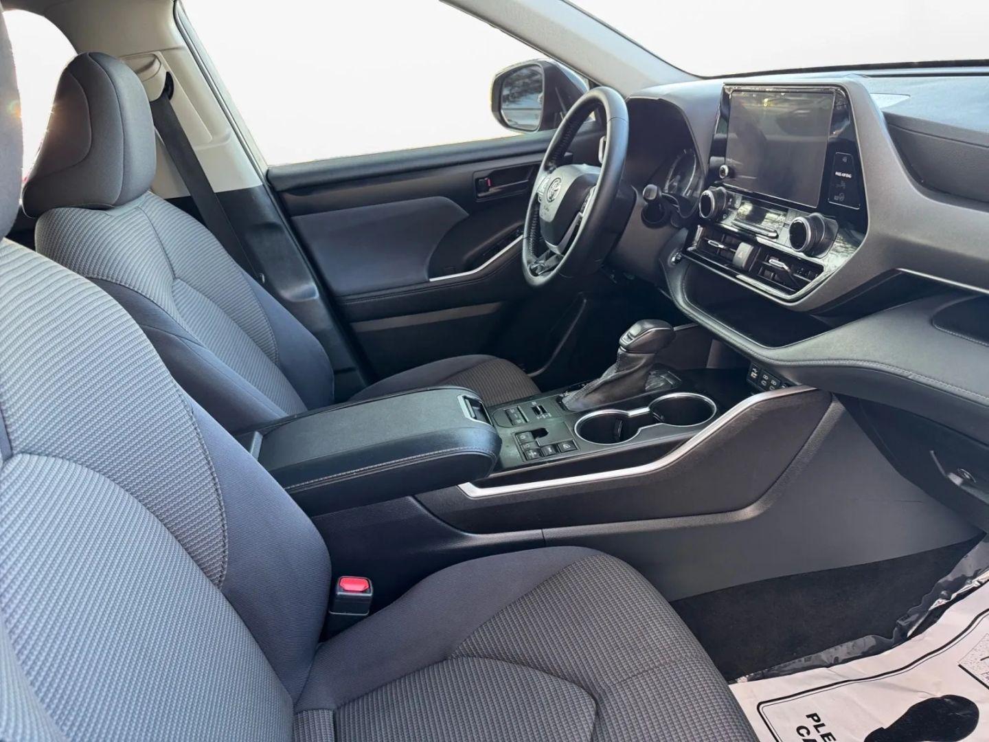 Toyota Highlander Le Sport Utility 4D - Thumbnail 14