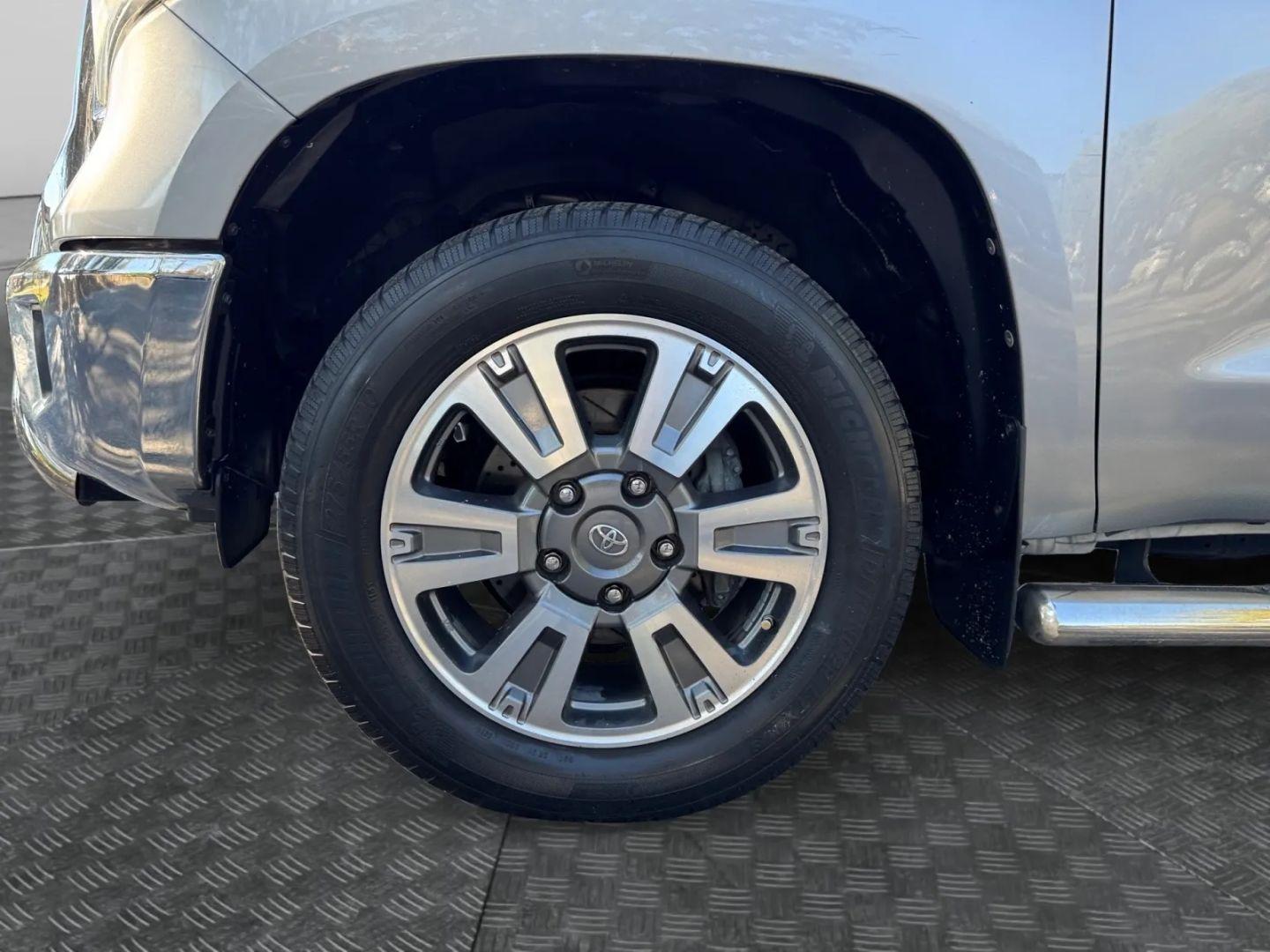 Toyota Tundra Double Cab Sr5 Pickup 4D 6 1/2 Ft - Thumbnail 12