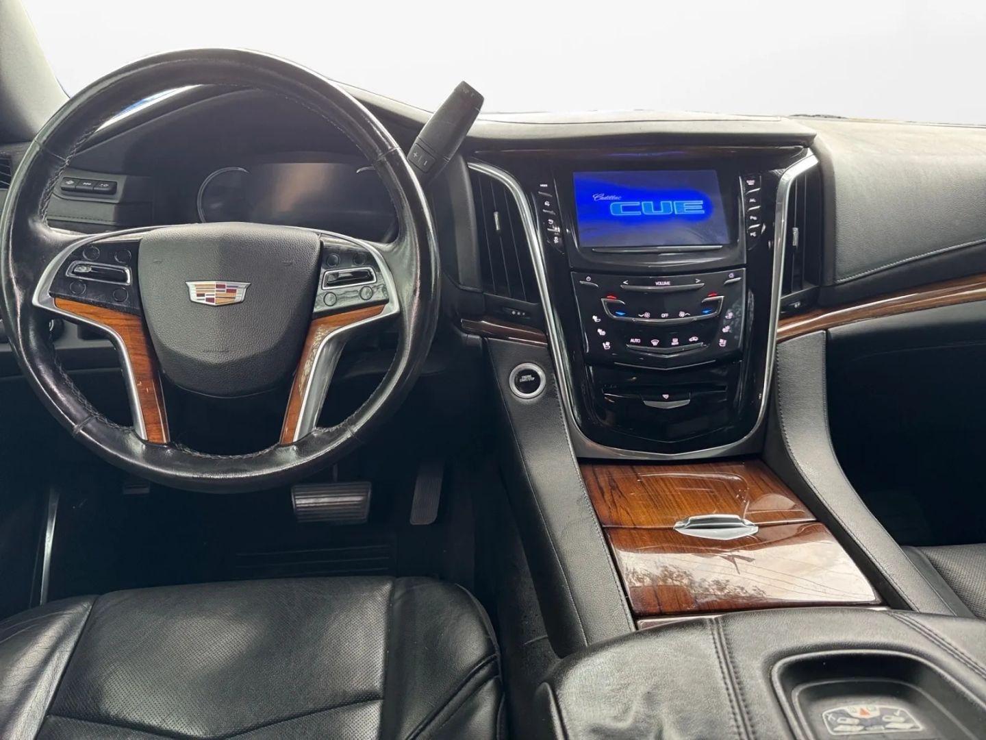 Cadillac Escalade Esv Luxury Sport Utility 4D - Thumbnail 17