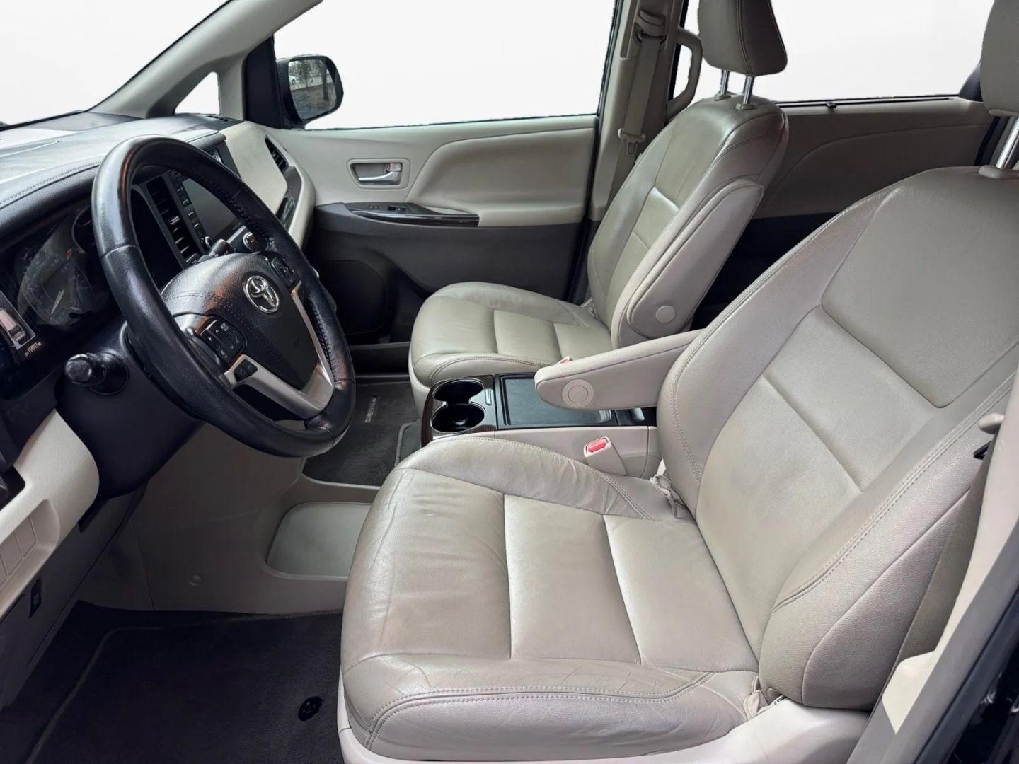 Toyota Sienna Xle Minivan 4D - Thumbnail 13