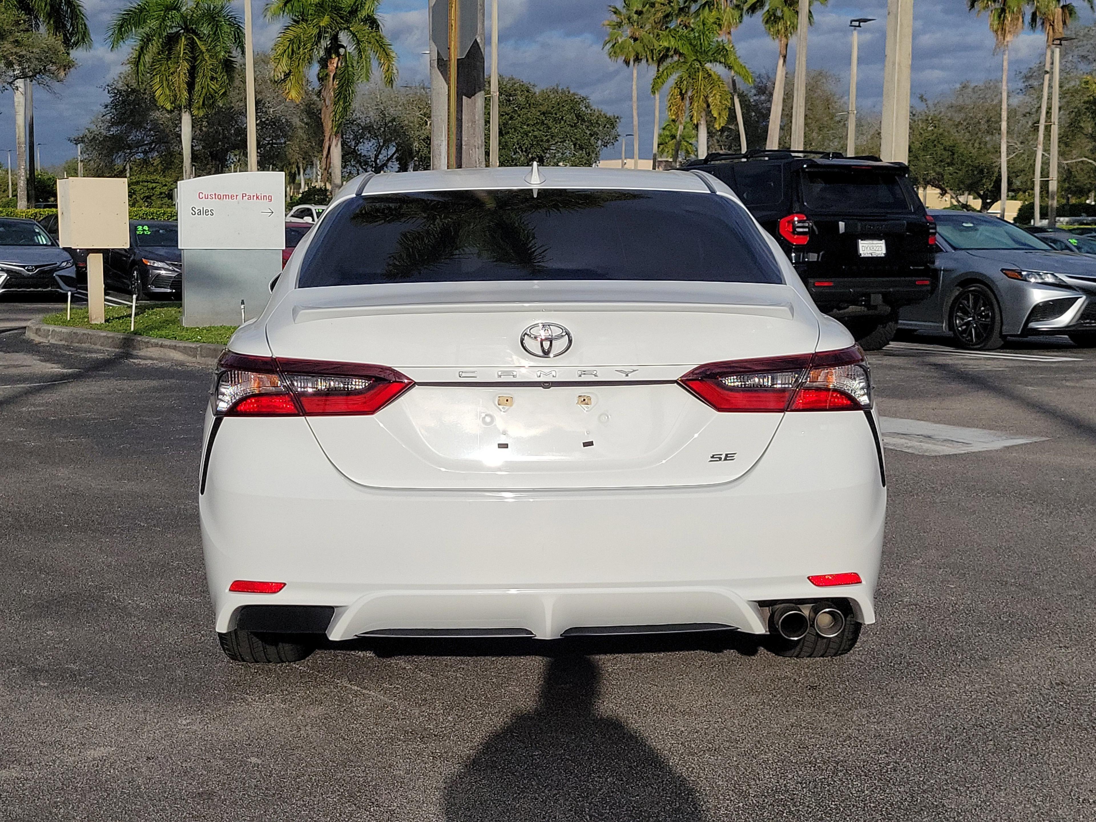 Toyota Camry Se Fwd - Thumbnail 7