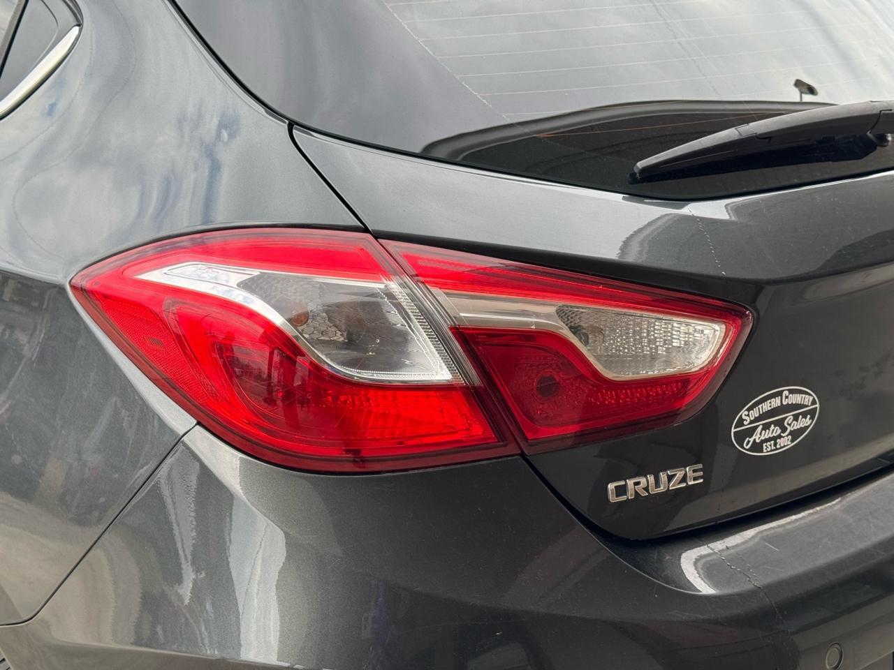 Chevrolet Cruzelt Hatchback - Thumbnail 9