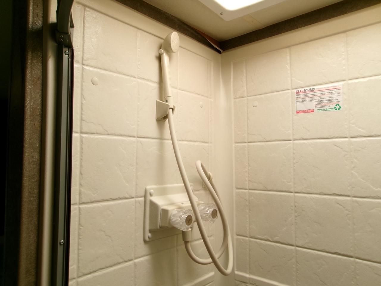 Chevrolet Expressg4500 159" - Thumbnail 16