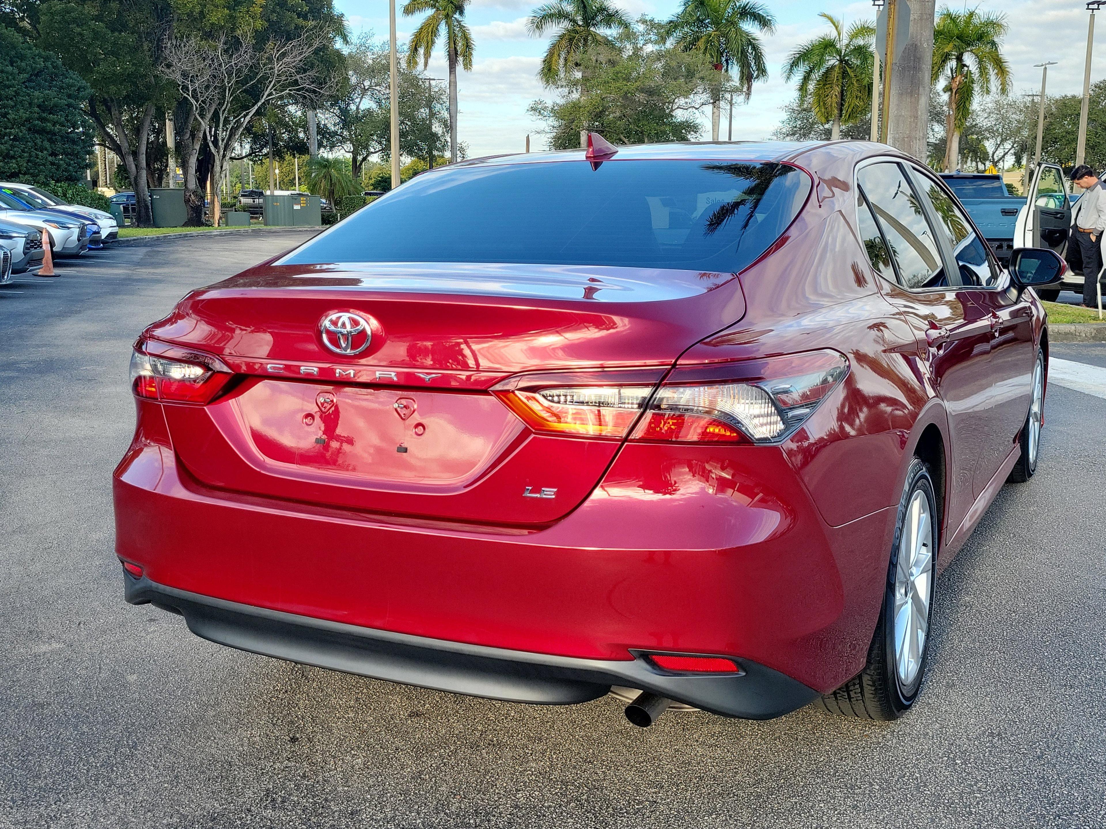 Toyota Camry Le Fwd - Thumbnail 5