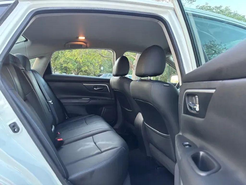 Nissan Altima - Thumbnail 13