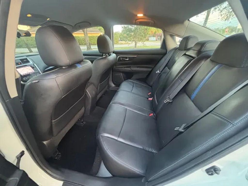 Nissan Altima - Thumbnail 17