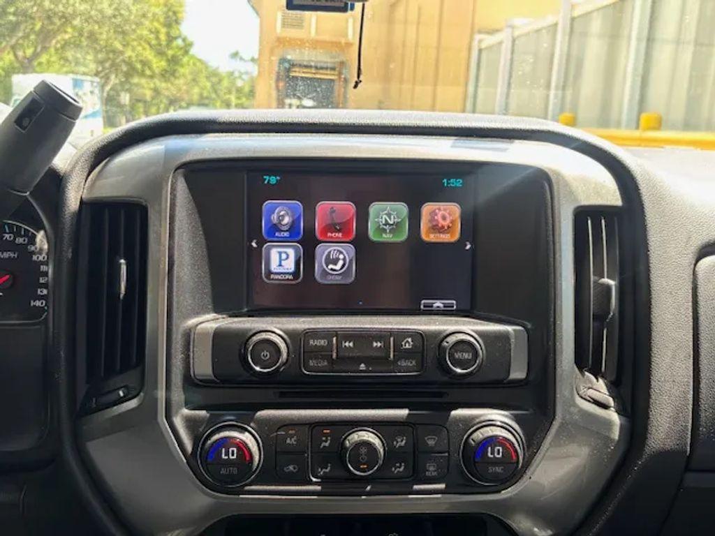 Chevrolet Silverado 1500 Double Cab - Thumbnail 2