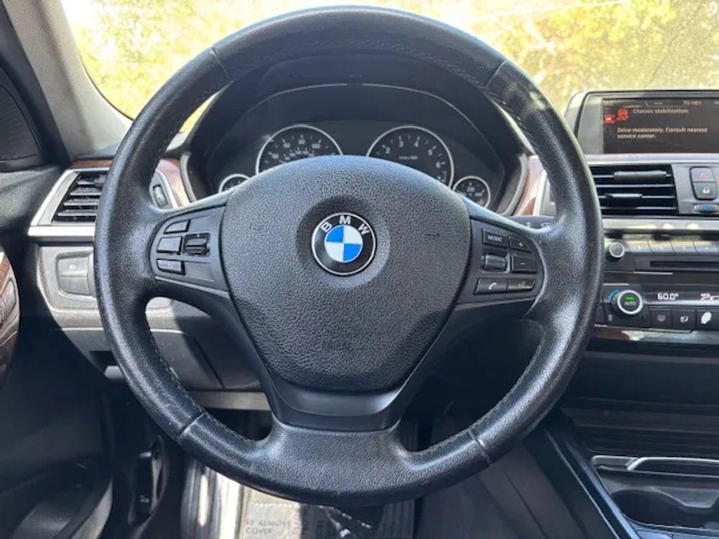 BMW 3 Series - Thumbnail 2