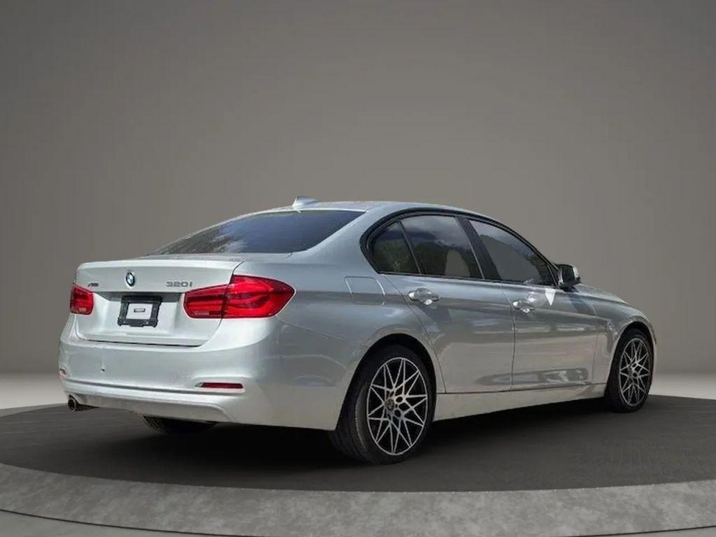 BMW 3 Series - Thumbnail 7