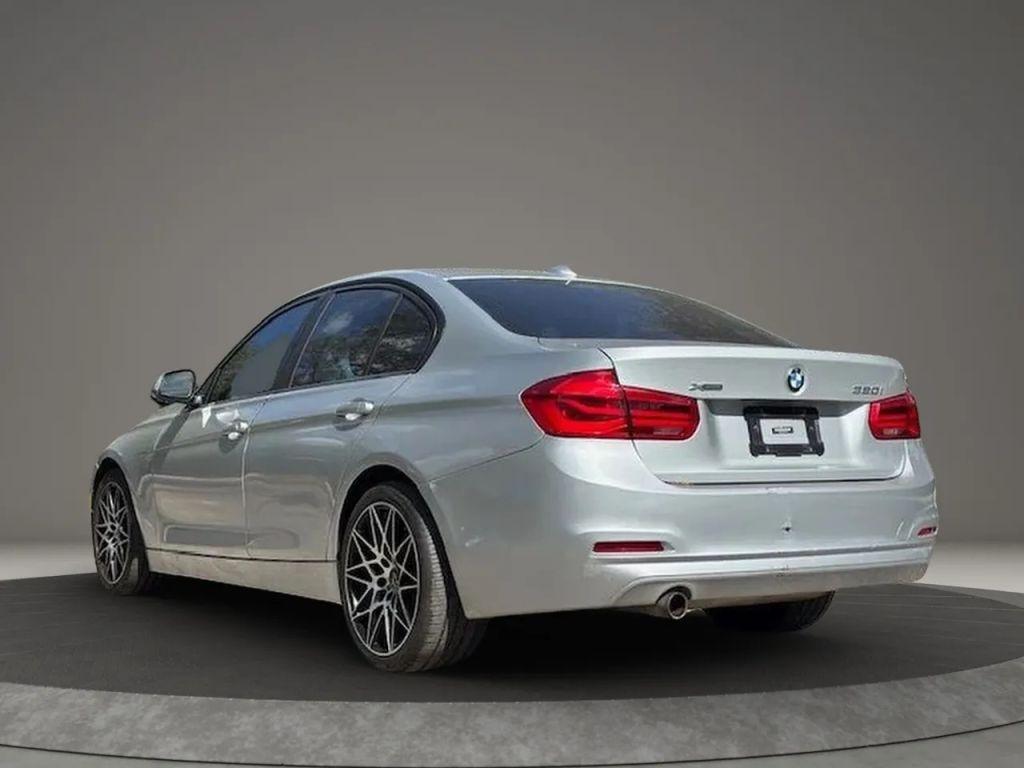 BMW 3 Series - Thumbnail 5