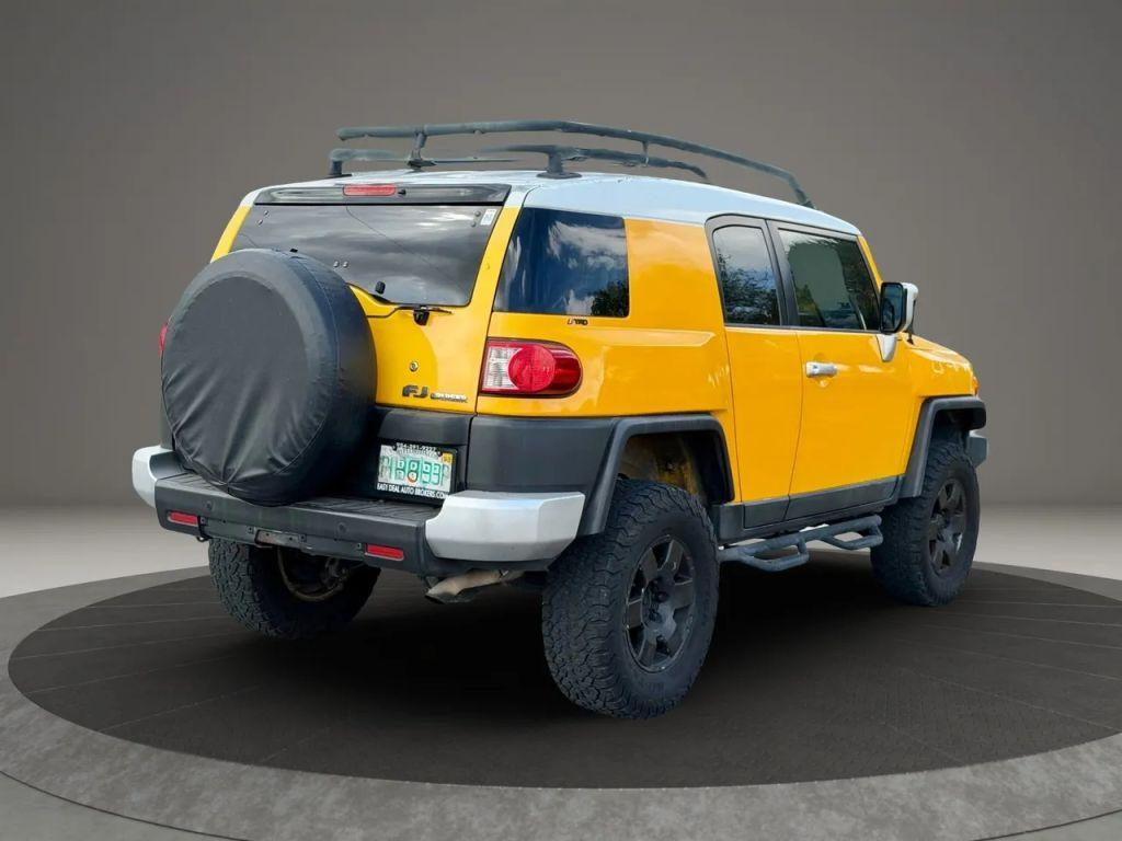 Toyota Fj Cruiser - Thumbnail 7