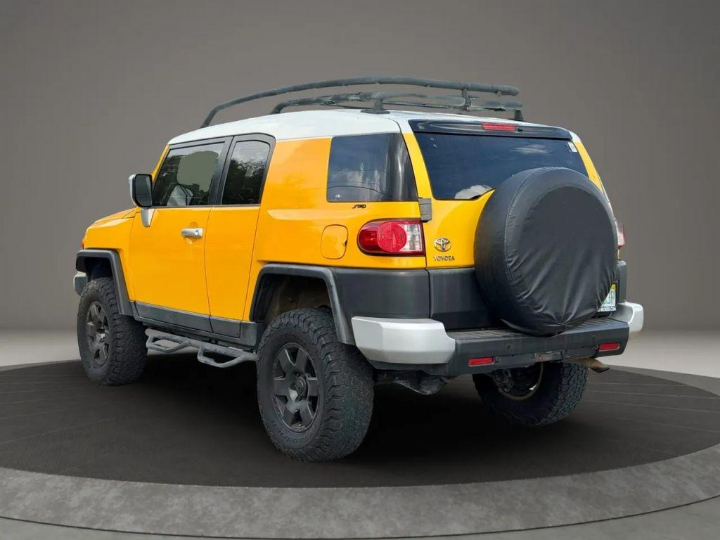 Toyota Fj Cruiser - Thumbnail 9