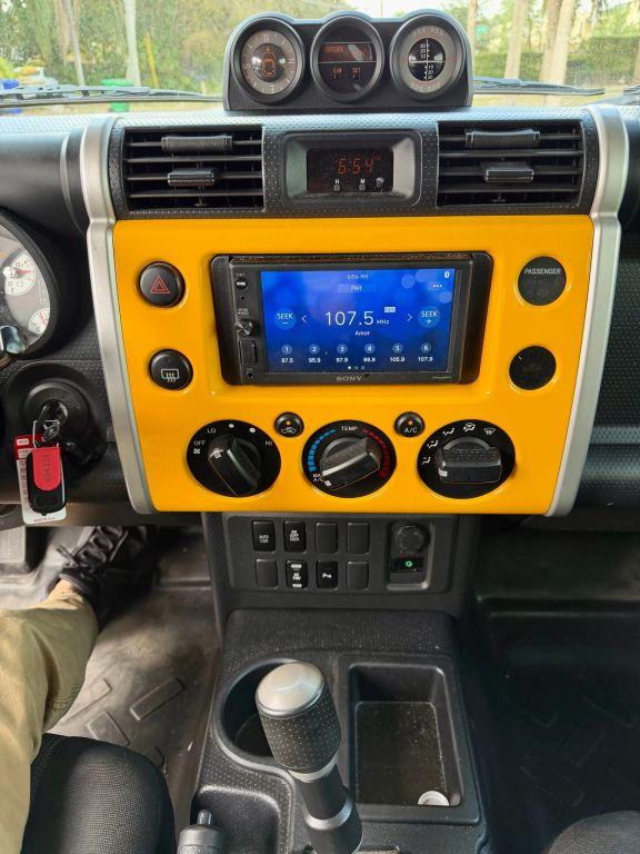 Toyota Fj Cruiser - Thumbnail 2