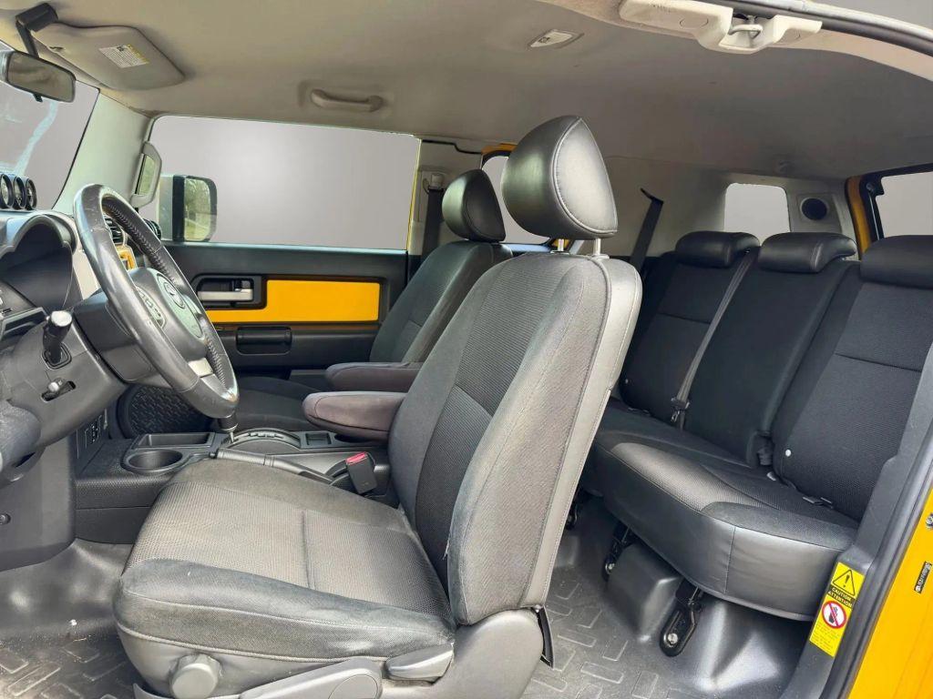 Toyota Fj Cruiser - Thumbnail 12