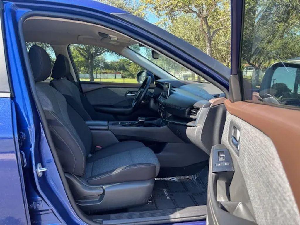 Nissan Rogue - Thumbnail 13