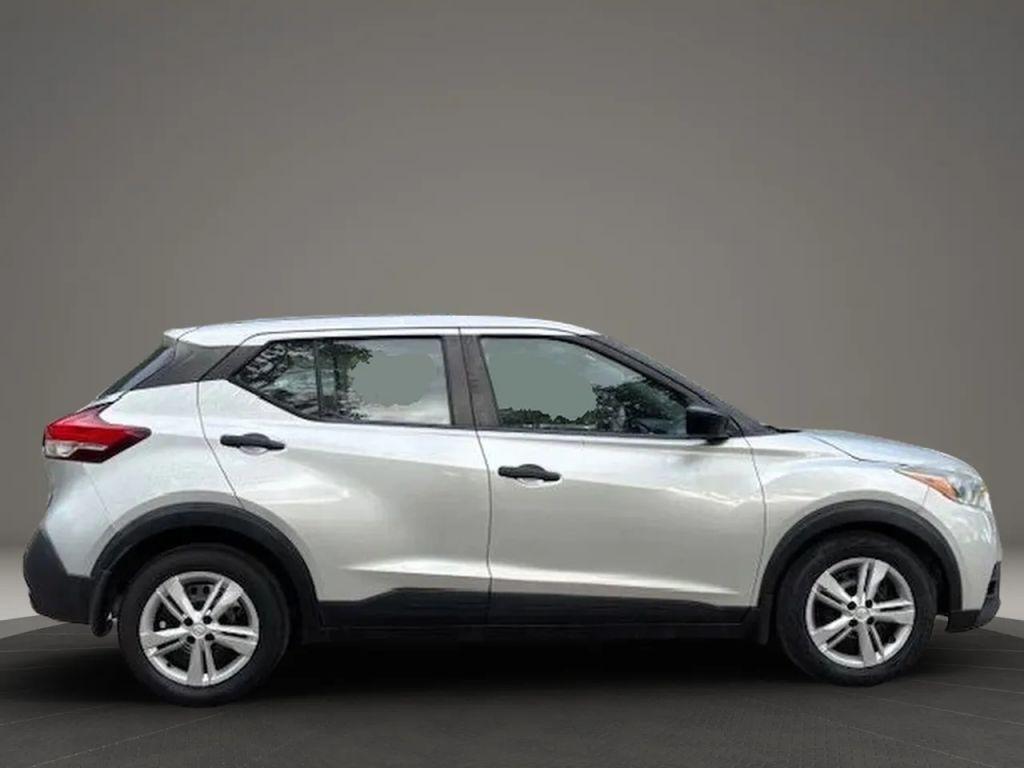Nissan Kicks - Thumbnail 9