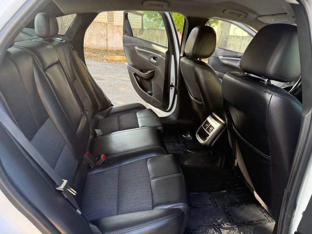 Chevrolet Impala - Thumbnail 16