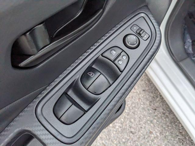 Nissan Versa S - Thumbnail 15