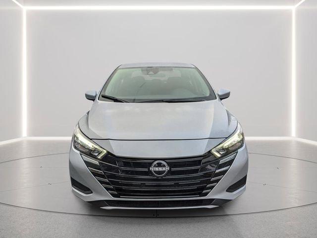 Nissan Versa Sv - Thumbnail 9