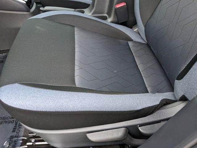 Nissan Versa Sv - Thumbnail 20