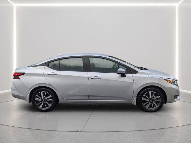 Nissan Versa Sv - Thumbnail 7