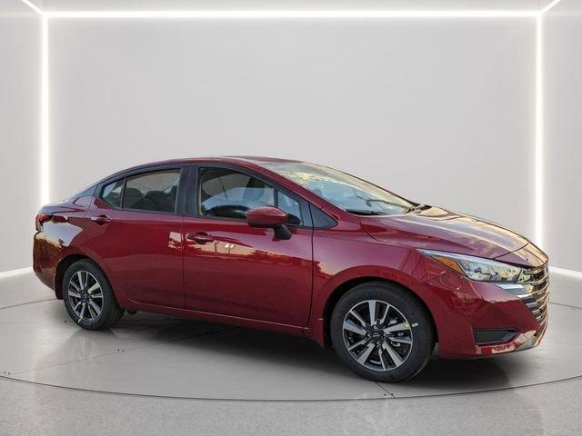 Nissan Versa Sv - Thumbnail 7