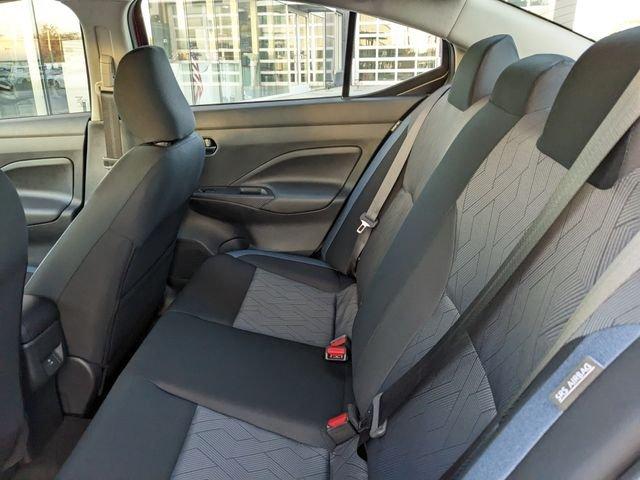 Nissan Versa Sv - Thumbnail 16
