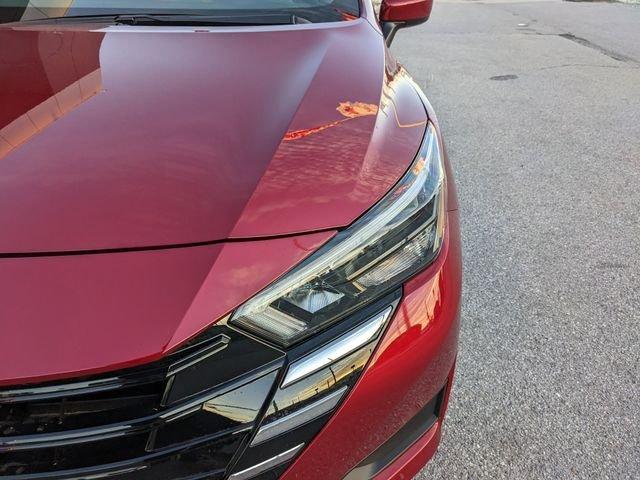 Nissan Versa Sv - Thumbnail 10