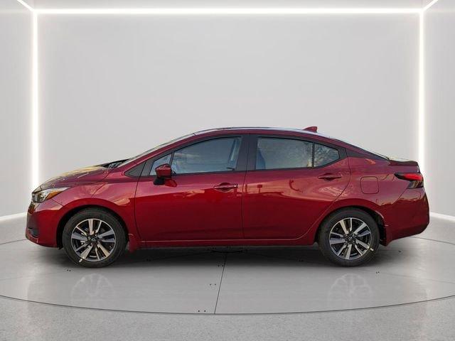 Nissan Versa Sv - Thumbnail 4