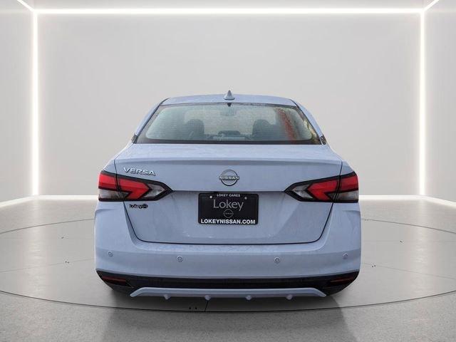 Nissan Versa Sv - Thumbnail 5