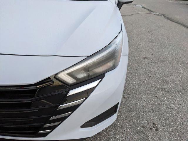 Nissan Versa Sv - Thumbnail 7