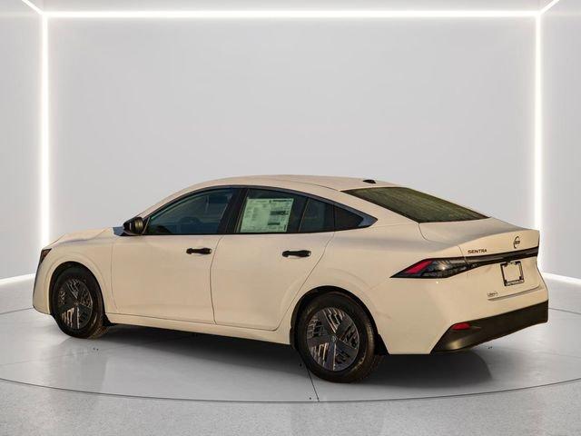 Nissan Sentra S - Thumbnail 4