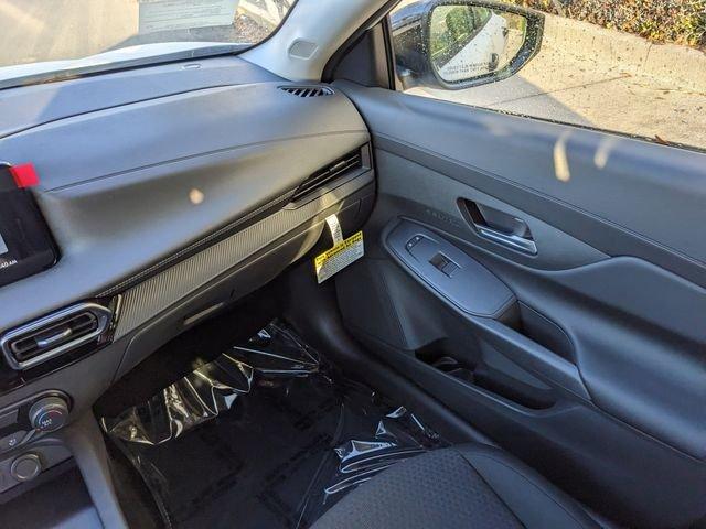 Nissan Sentra S - Thumbnail 12