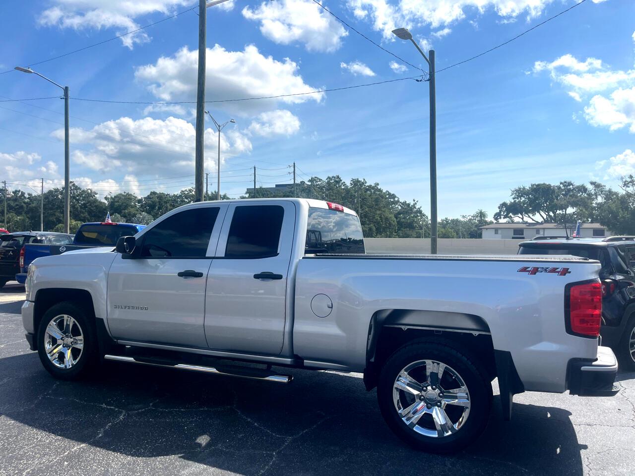 Chevrolet Silverado 1500 Ld4Wd Double Cab Custom - Thumbnail 12