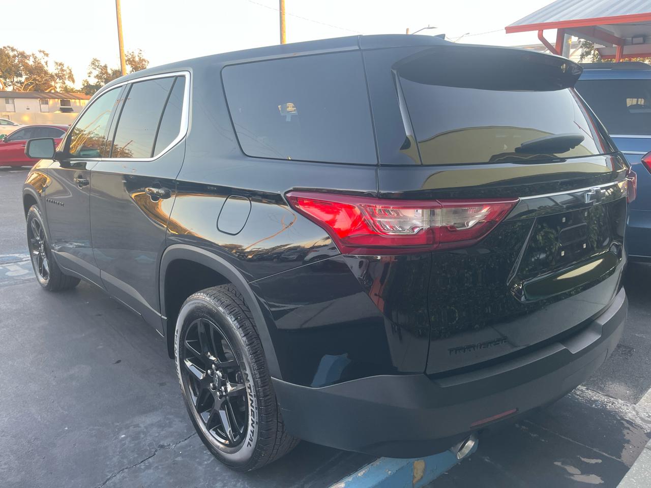 Chevrolet Traversefwd 4Dr Ls W/1Ls - Thumbnail 4