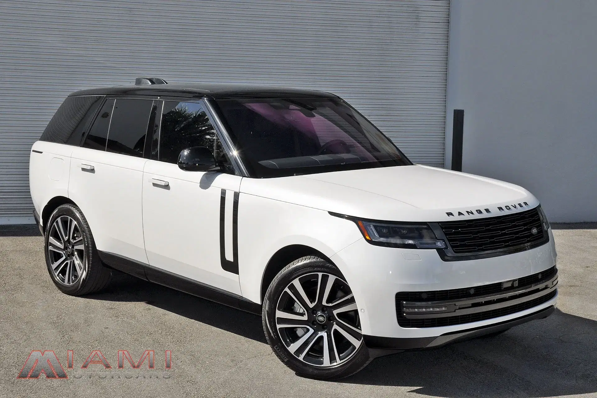 Land Rover Range Rover - Thumbnail 2